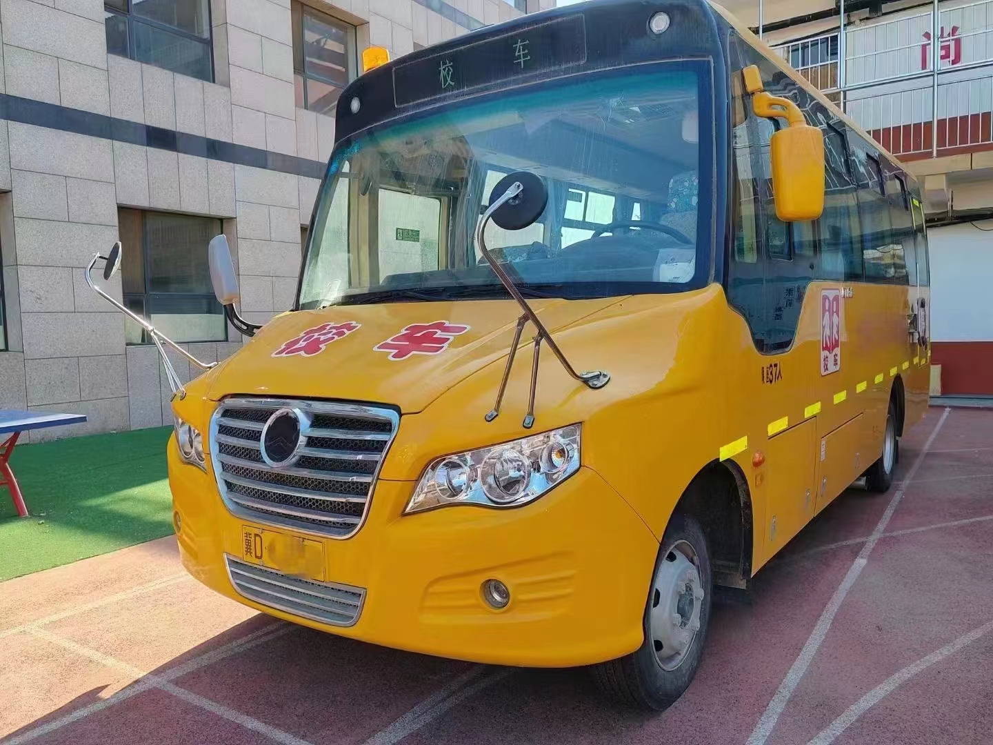 金旅36座小學(xué)生校車(chē)